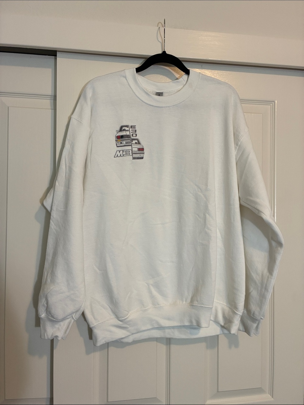 Vintage BMW M3 E30 Gildan White Men’s Crewneck Graphic Sweatshirt